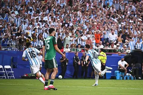  لاعب الجزائر بعد ثلاثية الأرجنتين: ميسي حسم اللقاء بمفرده
